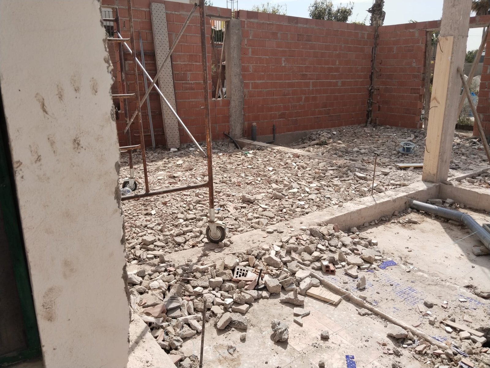 Ejecución de estructura y cubierta en vivienda residencial